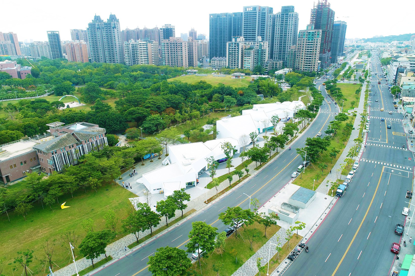 龍貓隧道旁的絕美藝術中心亮相！ 陳其邁：二階段試營運內惟人看過來  11/1起邀好鄰居搶先開箱