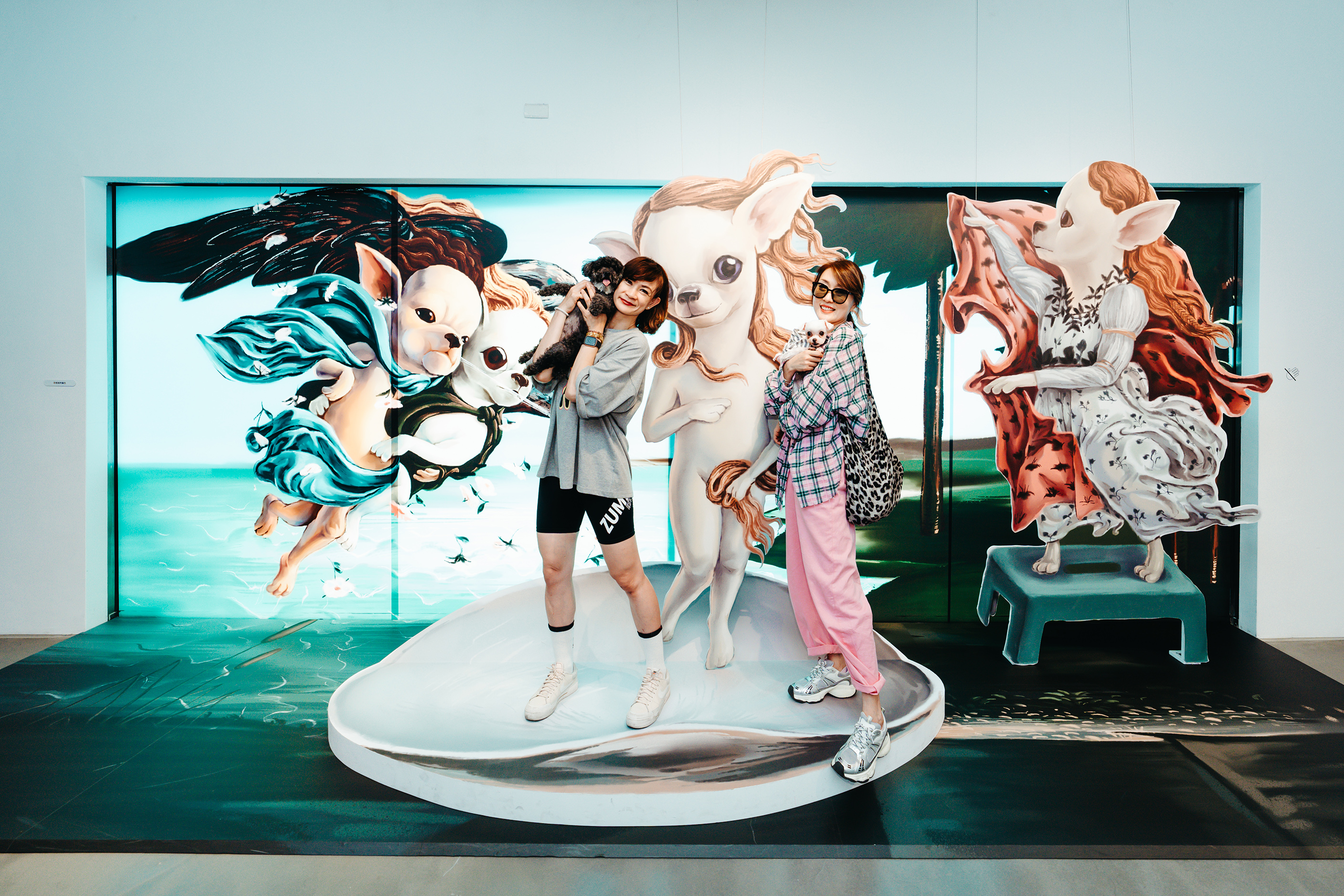 內惟藝術中心4月「汪春風」 帶狗狗逛市集、看展覽 《名畫吉娃娃》特展以狗狗入畫  本月首度開放狗狗入館