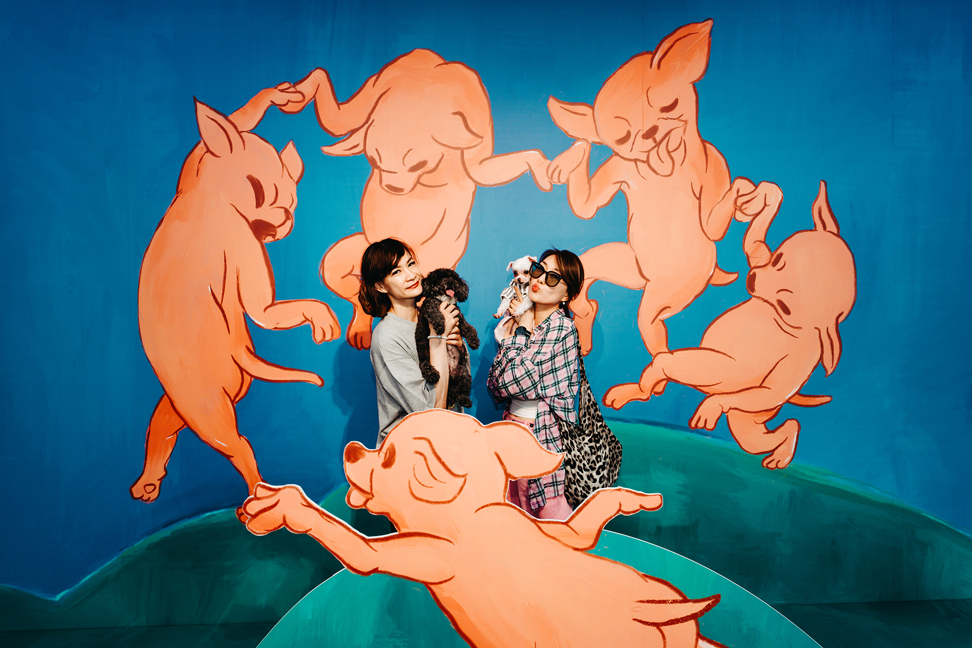 內惟藝術中心4月27日《吉犬昇天日》狗狗入館後限於《名畫吉娃娃》展區內打卡點露臉不落地